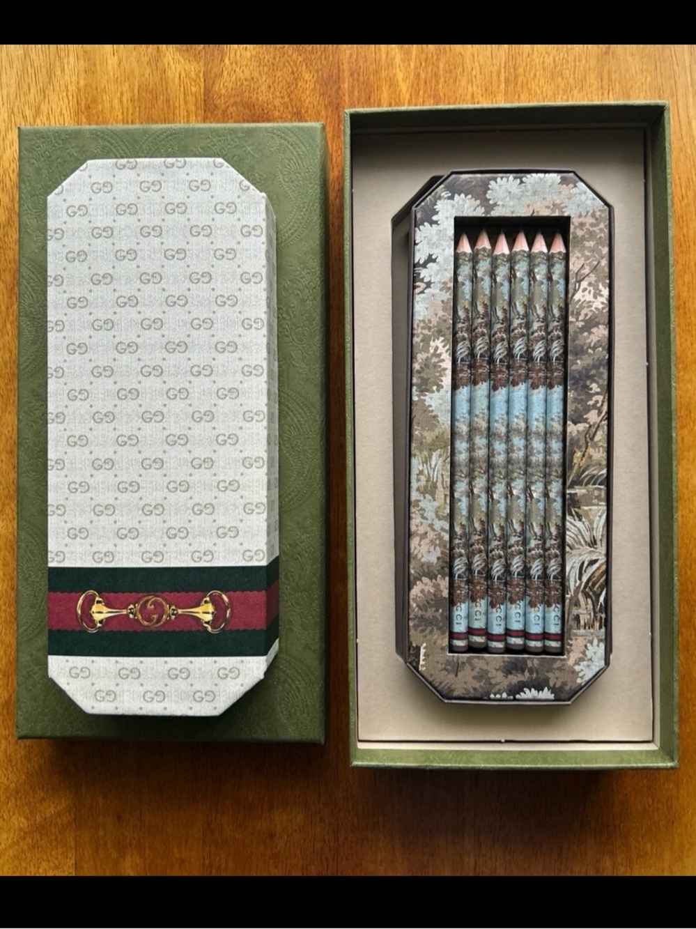 New Gucci 6 pencil in case set in its Gucci box